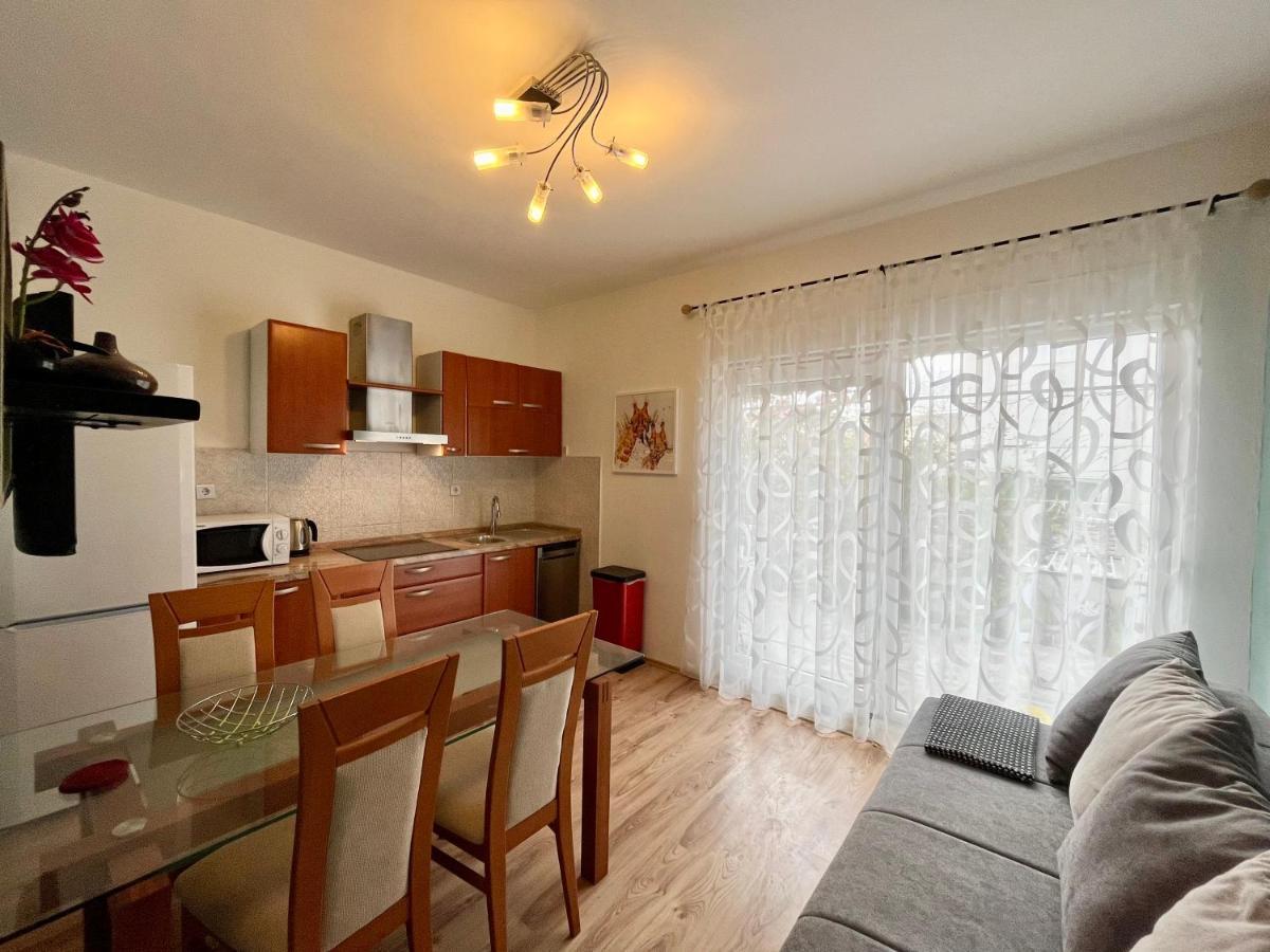 Apartments Rino Vodice Exterior foto